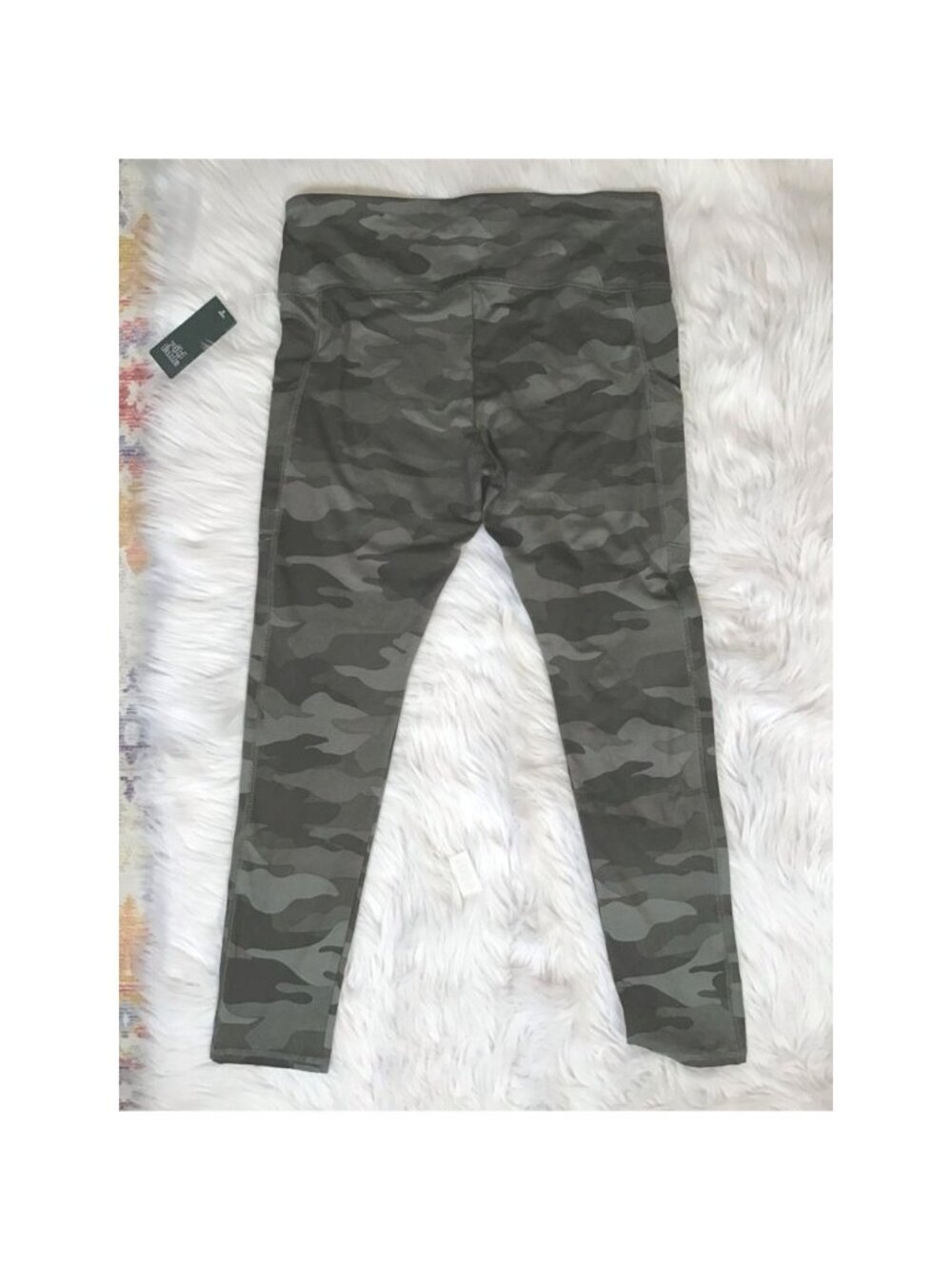 Wild Fable Womens Leggings XXL Green Mid Rise Camo Pockets Full Length Yoga NWT - Picture 3 of 7